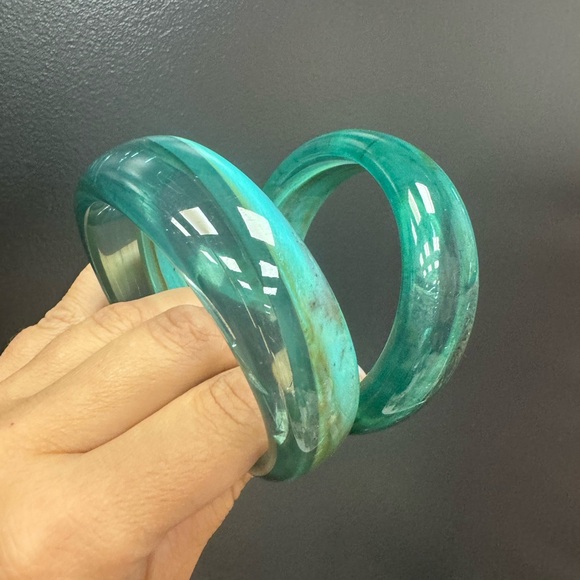 2 stunning green bangles